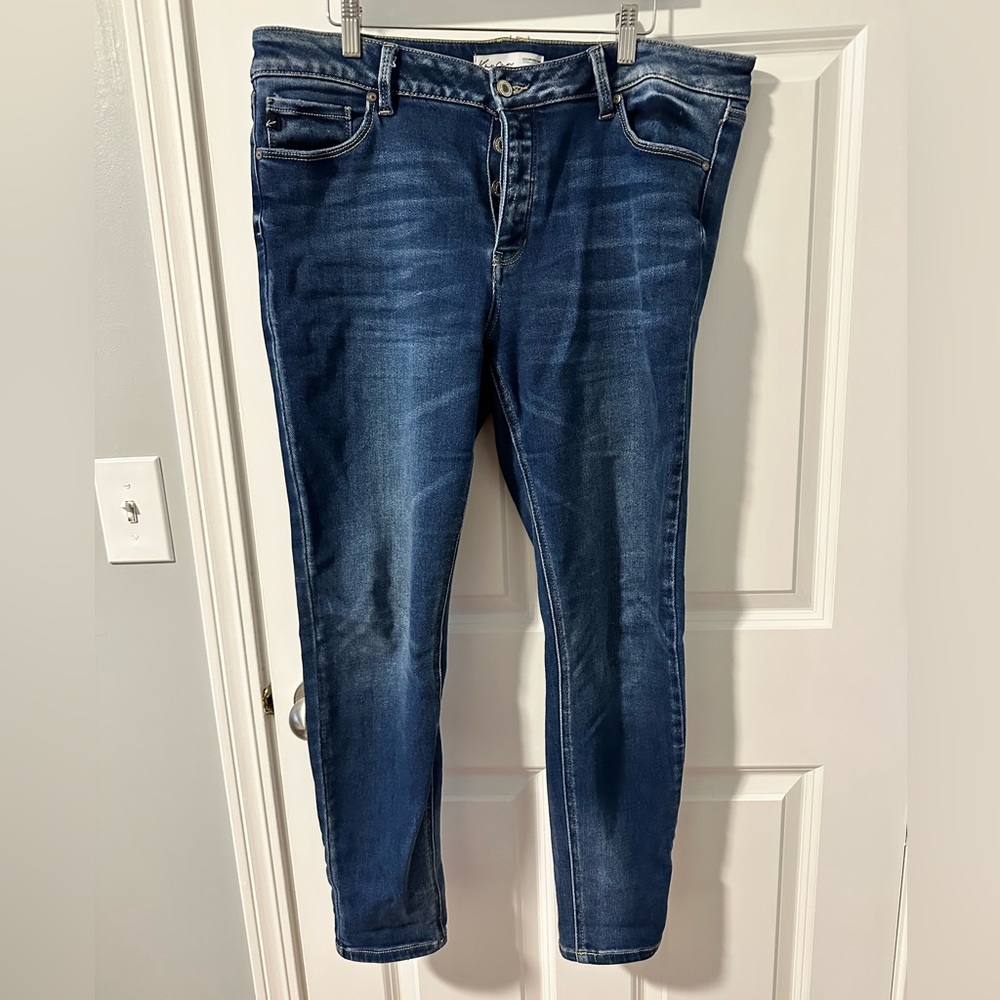Ankle length stretch skinny jeans